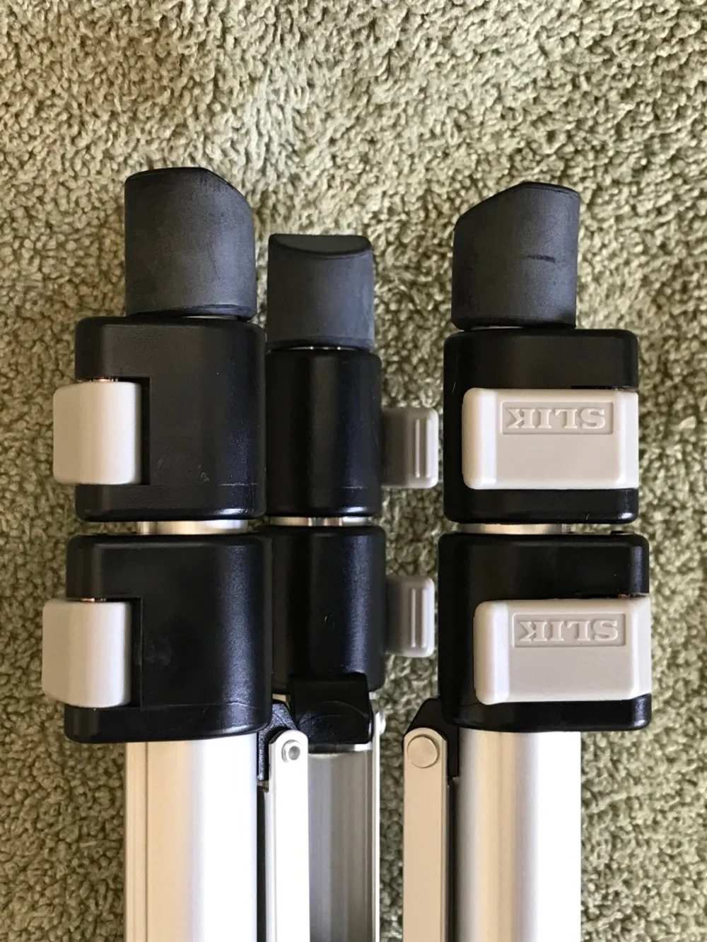 VTG SLIK Insta-Lok Model 613-060 Camera Tripod, 3 Section Legs, Light,NEVER USED